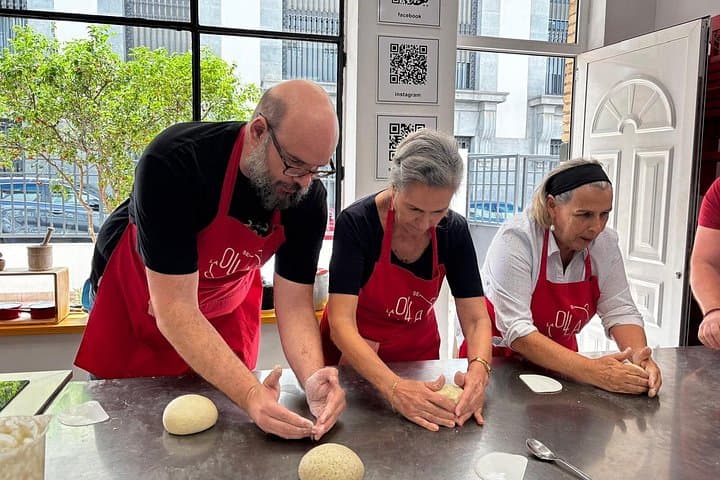 Tenerife : Mojos Canarios & Clase de Cocina Tradicional con vino