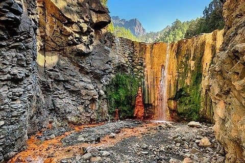 Ruta guiada a pie hasta la Caldera de Taburiente.