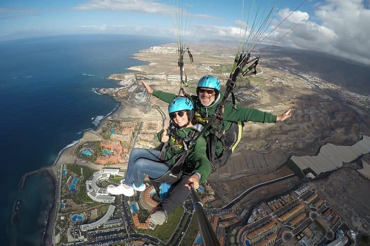 Vuelo en tándem en parapente de alto rendimiento en la zona sur de Tenerife