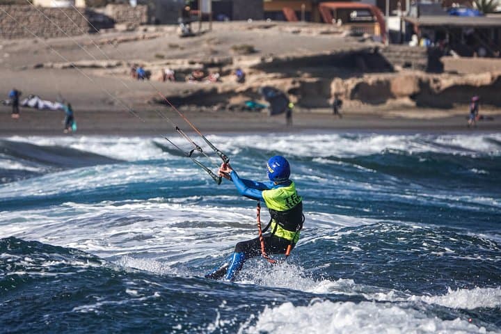 Clases privadas de kitesurf de 4 días para principiantes en Tenerife