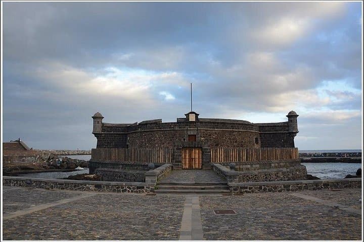 Tour privado de 4 horas por Santa Cruz de Tenerife con recogida en el hotel o puerto de cruceros