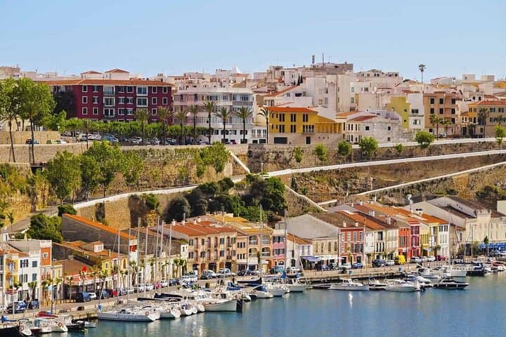 Tour privado a pie en Mahón Menorca