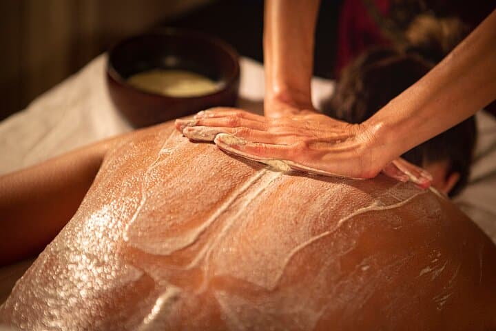Tratamiento Exfoliante e Hidratante de Cuerpo de 60 min en THAI MASSAGE ALURA