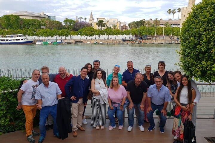 Recorrido Privado de Medio Día a Pie por Sevilla