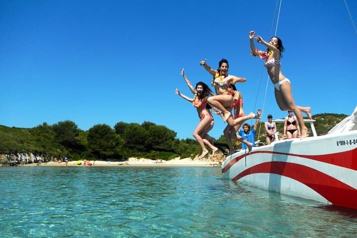Tour de medio día en Catamarán desde Fornells, Menorca
