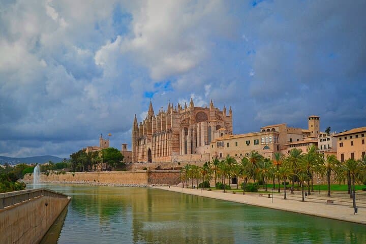 Palma de Mallorca con recorrido privado a pie por la catedral