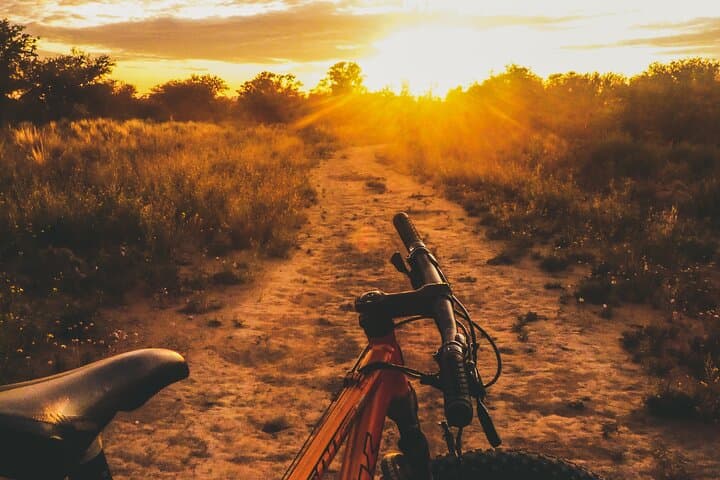 Aventura en bicicleta eléctrica : Descubre los impresionantes paisajes de Jávea