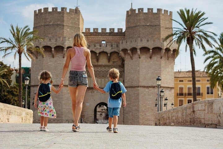 Excursión privada en familia por Valencia con Churros, Parques y Museo de la Ciencia