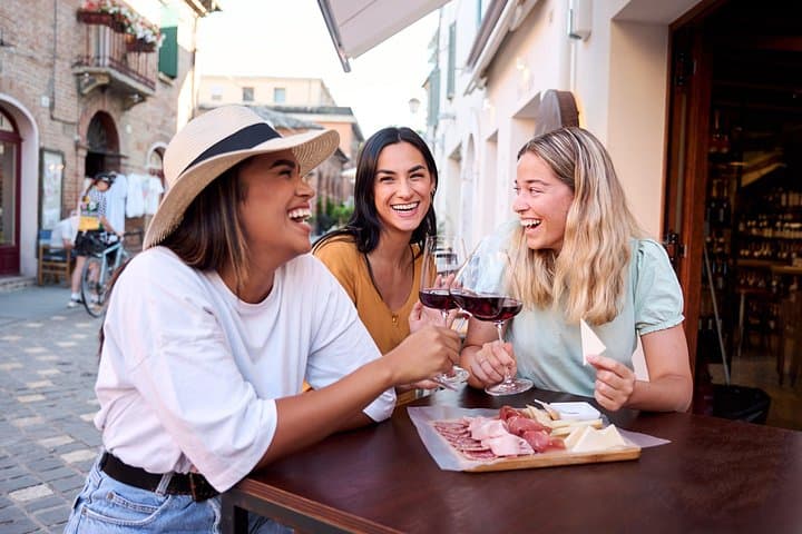 Tour privado de comida y bebida en Valencia: Degustación de delicias españolas