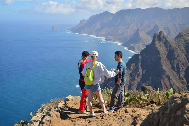 Tour de Senderismo en Anaga : Ruta del Taborno con Vistas al Océano y Recogida