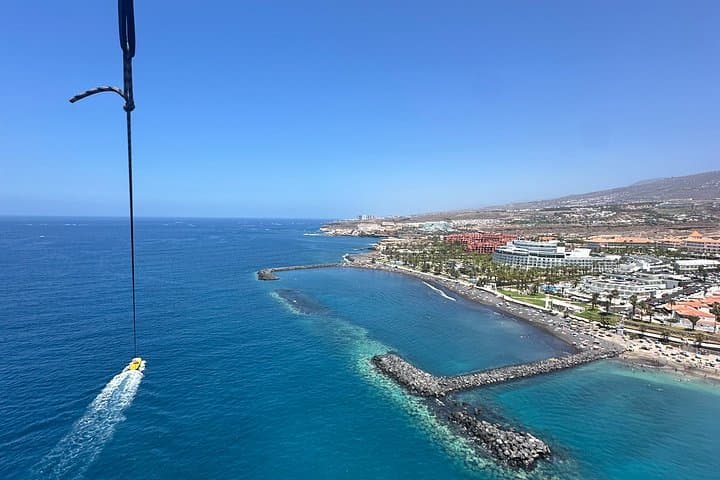 Aventura en Parasailing de Alto Vuelo en Tenerife