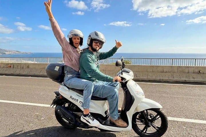 Puerto de la Cruz: Alquila una Scooter 125cc 2 Plazas en Tenerife