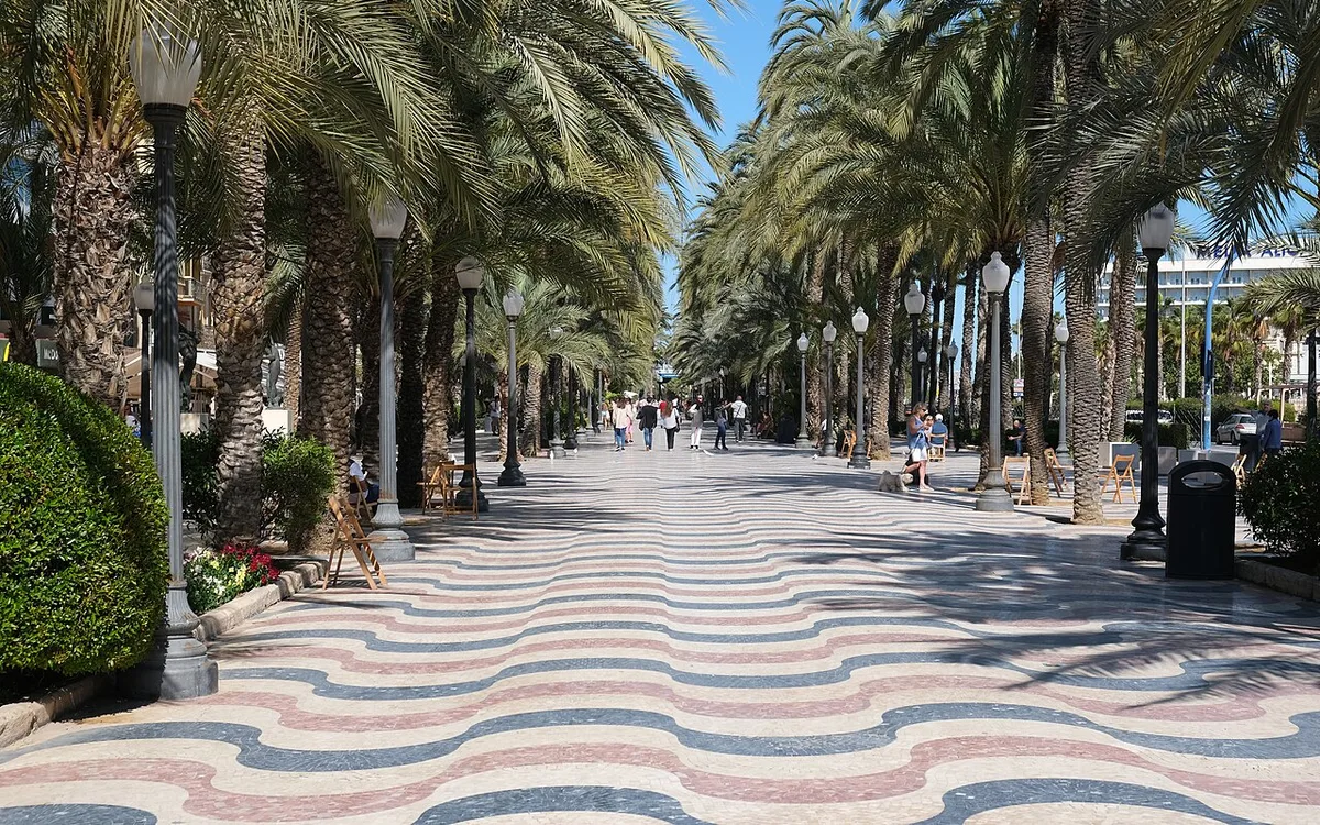 Paseo de la Explanada de España en Alicante