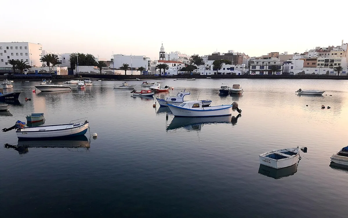 Vista de Charco de San Ginés, Arrecife (Lanzarote) España, imagen complementaria relacionada con Cómo moverse por Arrecife en transporte público