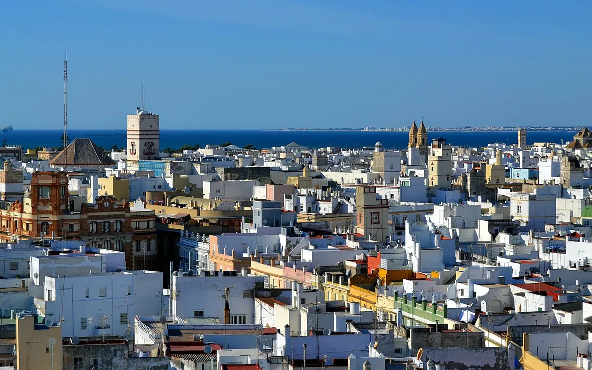 Vista de Vistas desde la Torre de Poniente - Cádiz - DSC 0037, imagen complementaria relacionada con Cómo moverse por Cádiz en transporte público