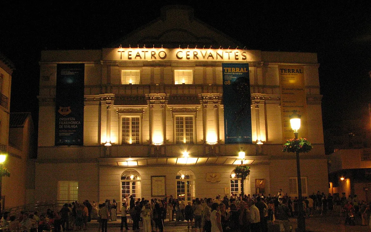 Vista de Teatro Cervantes Málaga, imagen relacionada con Eventos en Málaga: cómo llegar sin coche