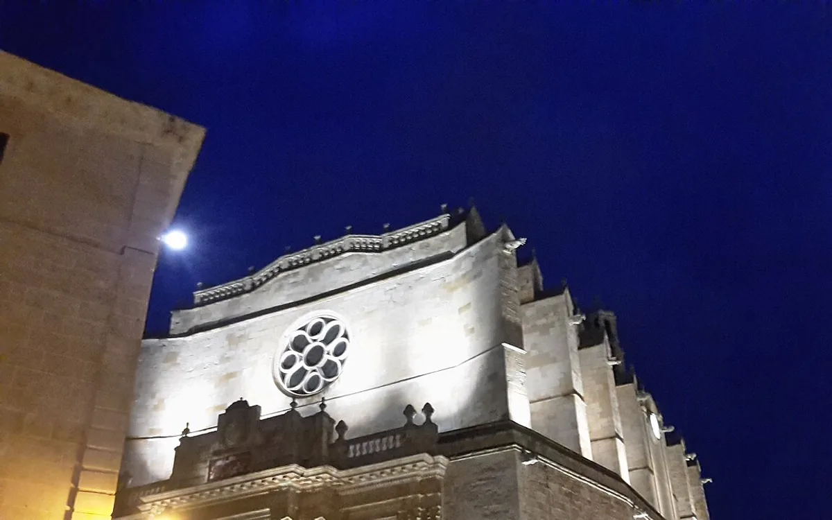 Vista de Exterior Cathedral Ciutadella de Menorca, imagen relacionada con Qué ver en Ciutadella y cómo moverte